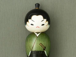 ORYOKI Kokeshi*Kokeshi: Dekofigur Wakasamurai