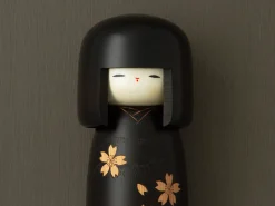 ORYOKI Kokeshi*Kokeshi: Dekofigur Zogan Cherry