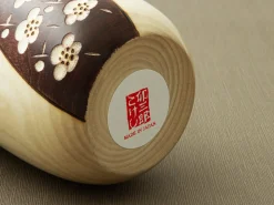 ORYOKI Kokeshi*Kokeshi: Holzfigur Sachi